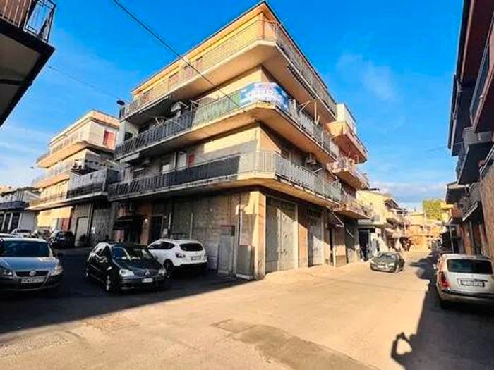 Appartamento con 5 locali in vendita in Via Guido Rossa No Number, Adrano