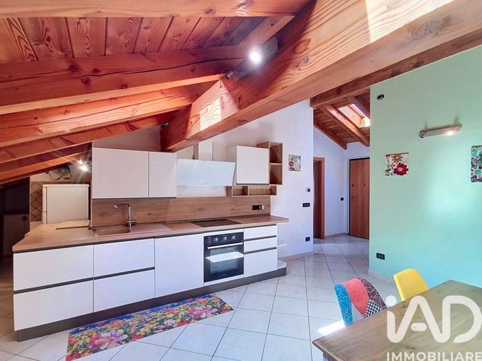 Appartamento quadrilocale in vendita in Via Parigi, Centro, Aosta