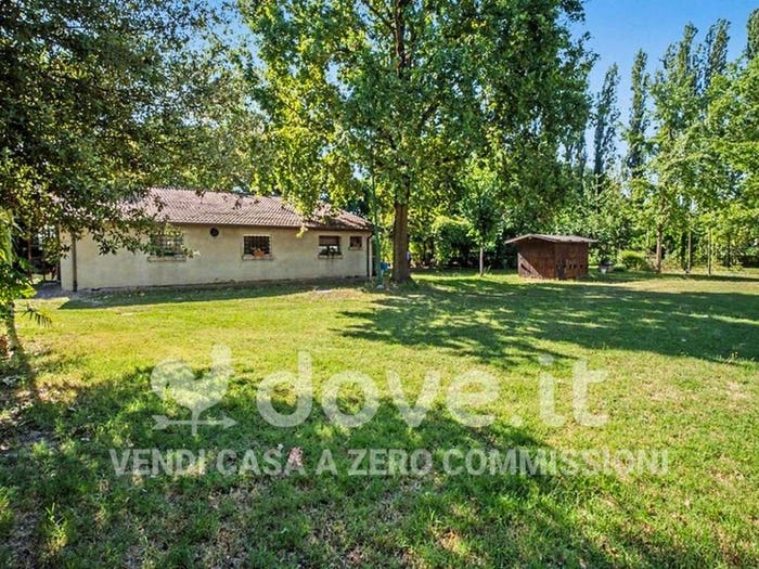 Casa con 5 locali in vendita in Via Sott'Argine Motta, Cortile, Carpi