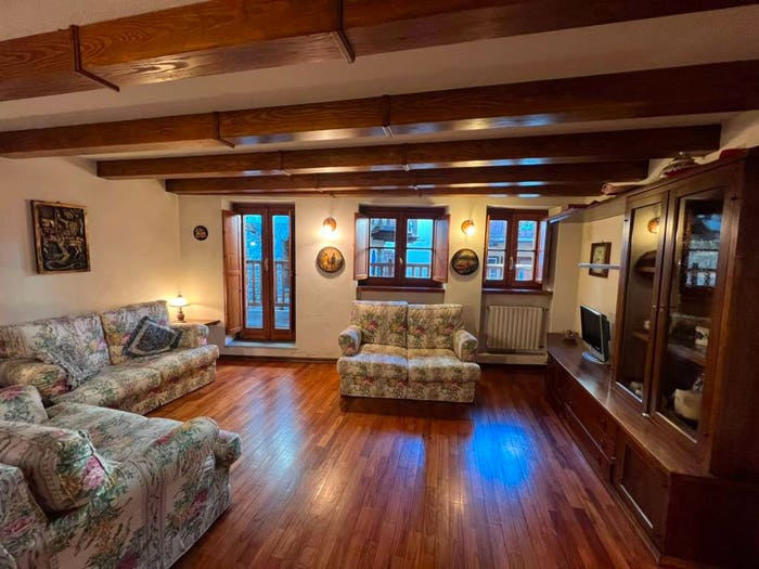 Appartamento quadrilocale in vendita in Via della Vittoria, Centro, Courmayeur