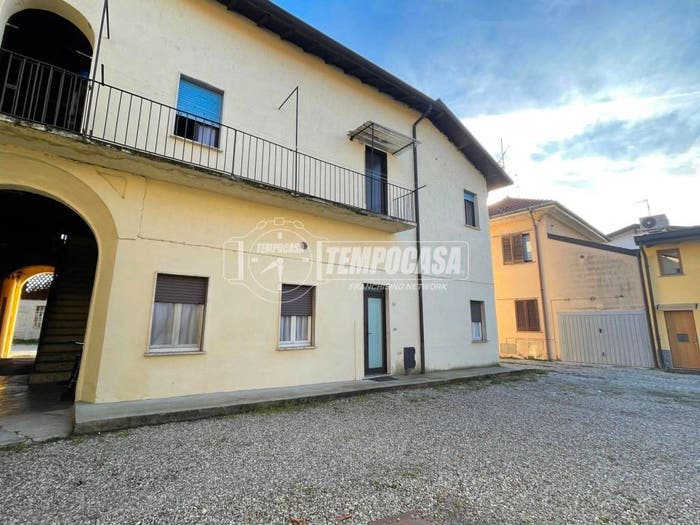 Casa bilocale in vendita in Via Guglielmo Marconi, Barlassina