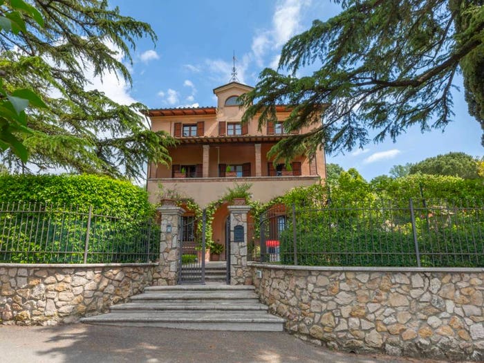 Casa con 6 locali in vendita in Via Sobborgo, Cetona
