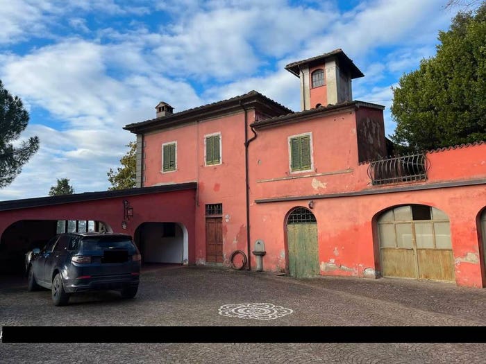 Casa con 6 locali in vendita in Via Vizzano, Montale