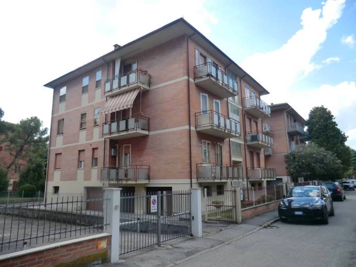 Appartamento con 6 locali in vendita in Via Modena, Ferrara
