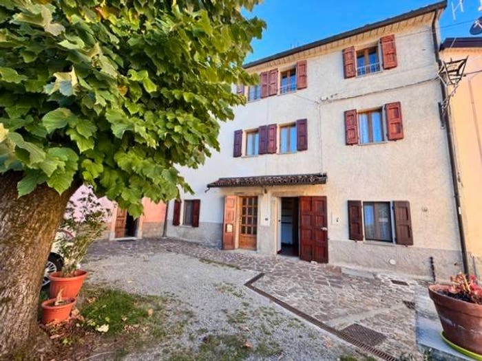 Casa con 6 locali in vendita in Via Novembre, Centro, Gaggio Montano