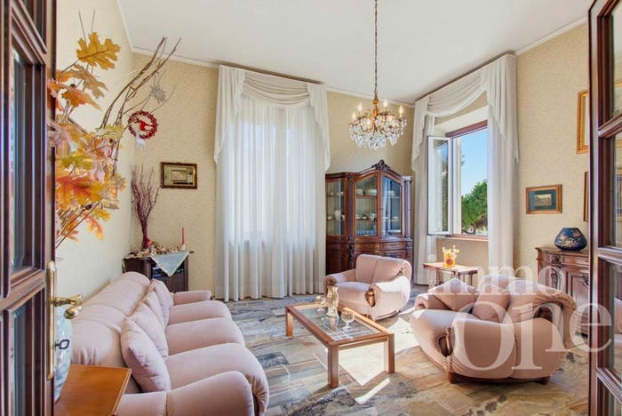 Appartamento con 6 locali in vendita in Via Oreste Franchini, Ardenza, Livorno