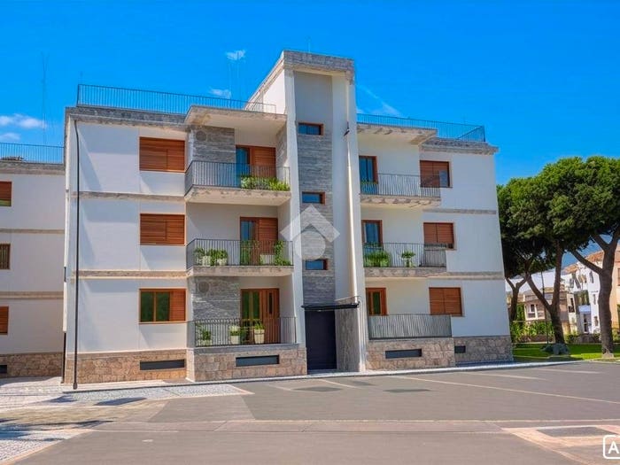 Appartamento trilocale in vendita in Via Vittorio Lenoci, Centro, Polignano a Mare