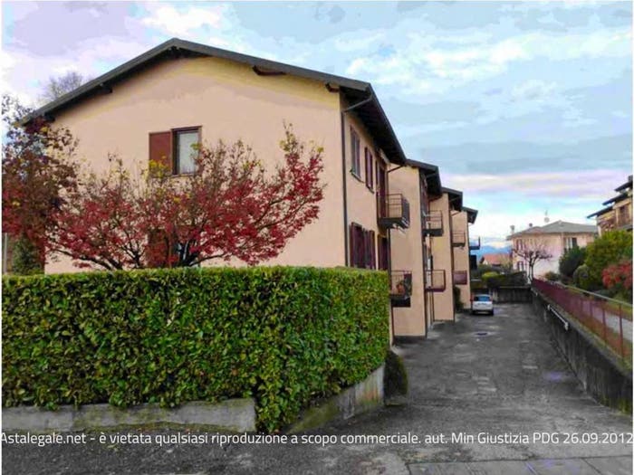 Appartamento con 5 locali in vendita in Via Trieste, Buguggiate