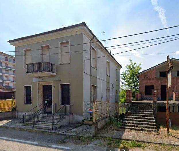Appartamento con 5 locali in vendita in Via Stazione, Mombaruzzo