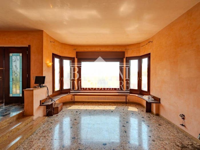 Casa con 5 locali in vendita in Via Poggian, Centro, Creazzo