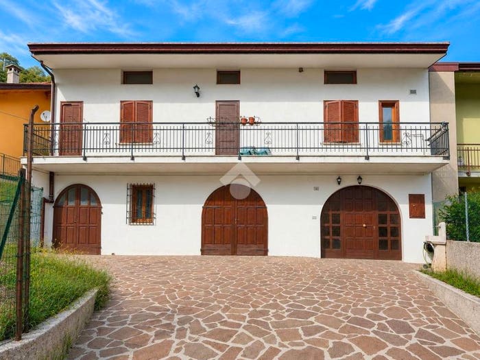 Casa quadrilocale in vendita in Via Tramba, Somplago, Cavazzo Carnico