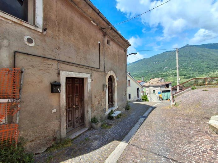 Appartamento quadrilocale in vendita in Via Civita, Centro, Castel di Sangro