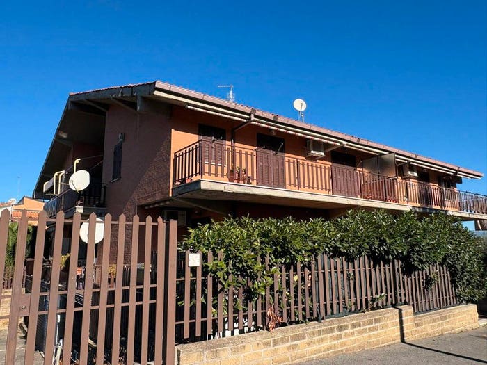 Appartamento quadrilocale in vendita in Via Randazzo, Borghesiana, Roma