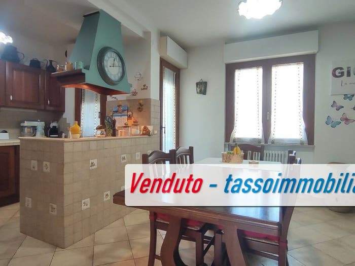 Appartamento quadrilocale in vendita in Via della Fonte Santa, Centro, Ortona