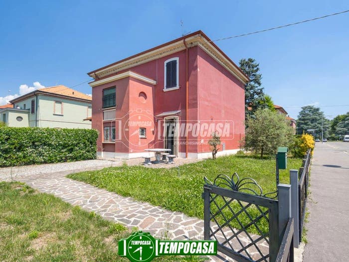 Appartamento bilocale in vendita in Viale Vittorio Emanuele II, Centro, Capriate San Gervasio