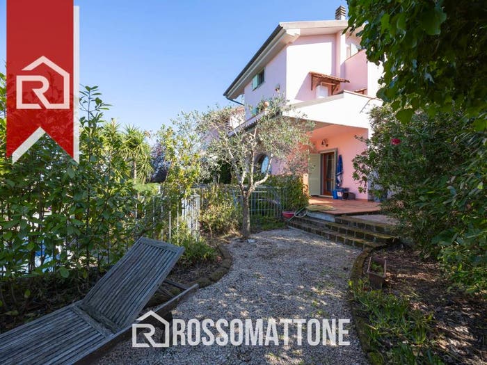 Casa con 6 locali in vendita in Via del Pino, Montenero Basso Montenero Alto, Livorno