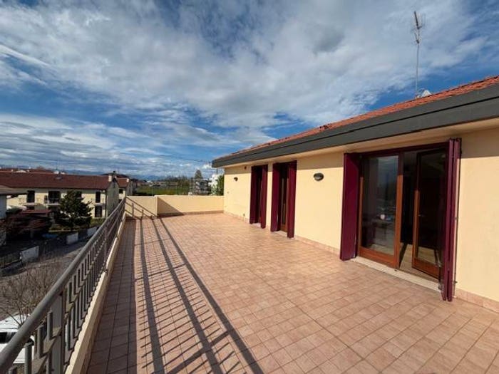 Casa con 5 locali in vendita in Via Roma, Centro, Carbonera
