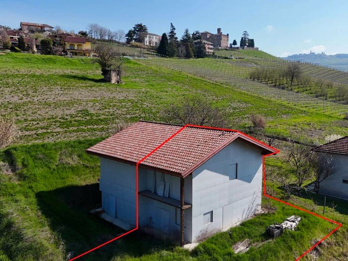 Casa quadrilocale in vendita in Via Valle Talloria, Grinzane Cavour