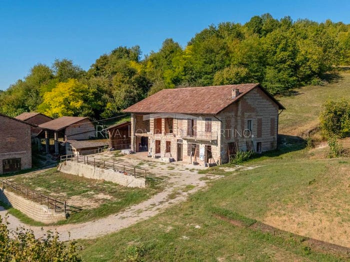 Casa con 6 locali in vendita in Via Curto, Villamiroglio