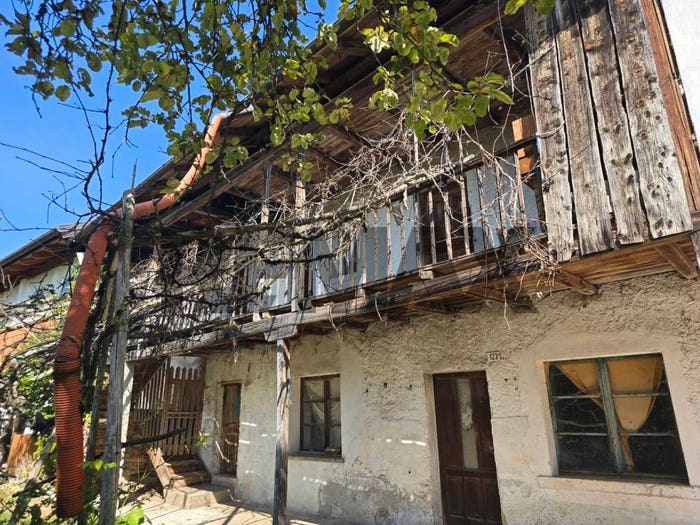 Casa con 5 locali in vendita in Via Pezzé, Lamon