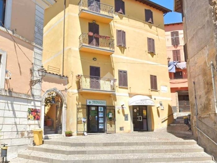 Appartamento trilocale in vendita in Via Cesare Battisti, Centro, Paliano