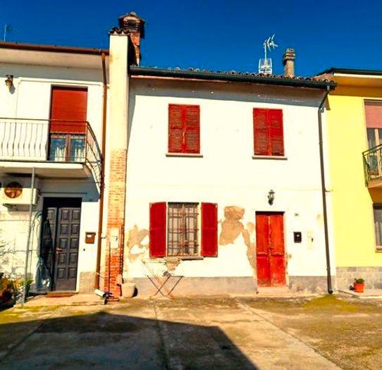 Casa quadrilocale in vendita in Po, Centro, Mezzana Bigli