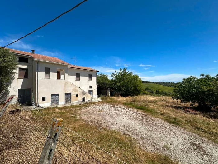 Casa con 6 locali in vendita in Contrada Campodino, Torano Nuovo