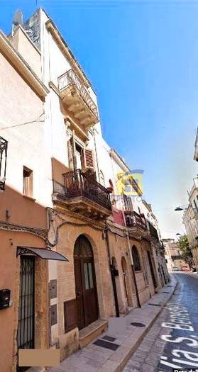 Appartamento bilocale in vendita in Via San Benedetto, Centro Storico, Brindisi