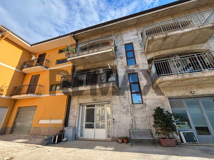 Casa quadrilocale in vendita in Acquedolci