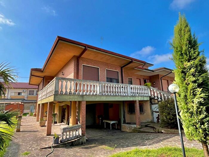 Casa con 5 locali in vendita in Viale Vittoria, Centro, Quistello