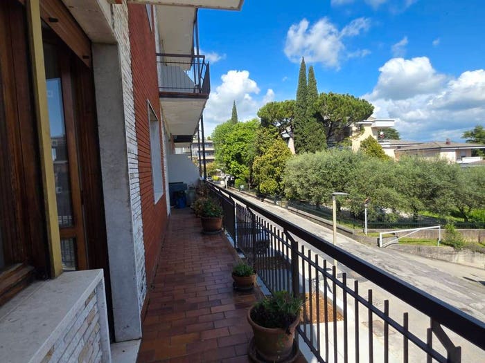 Appartamento con 6 locali in vendita in Viale Camillo Benso di Cavour, Desenzano Centro, Desenzano del Garda