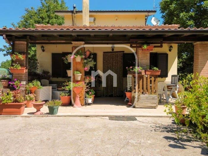 Casa con 6 locali in vendita in Via Colle Carbone, Palestrina