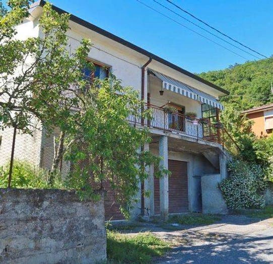 Casa quadrilocale in vendita in Località Villa Di Panicale, Licciana Nardi