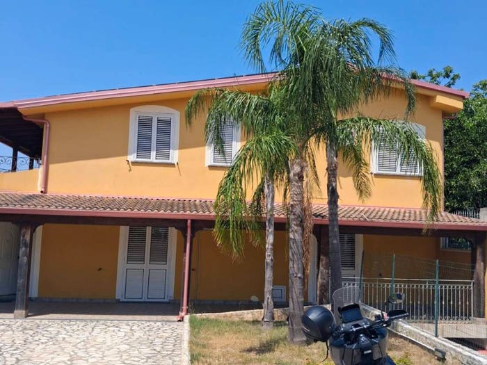 Casa con 6 locali in vendita in Ctr Condercuri, Gioiosa Ionica