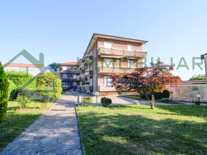 Appartamento trilocale in vendita in Via Europa, Arsago Seprio