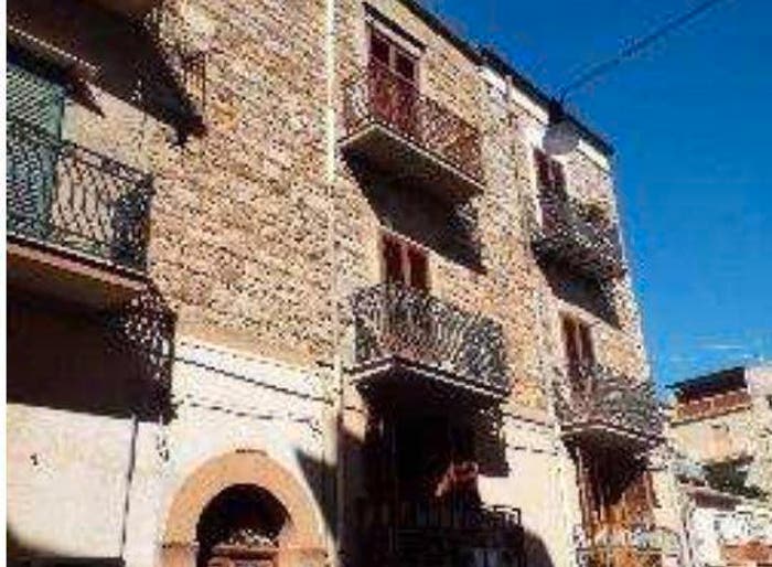 Appartamento con 5 locali in vendita in VIA ROMA, Centro, Resuttano