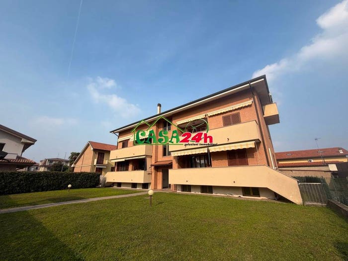 Appartamento trilocale in vendita in Via per Cerro, Uboldo