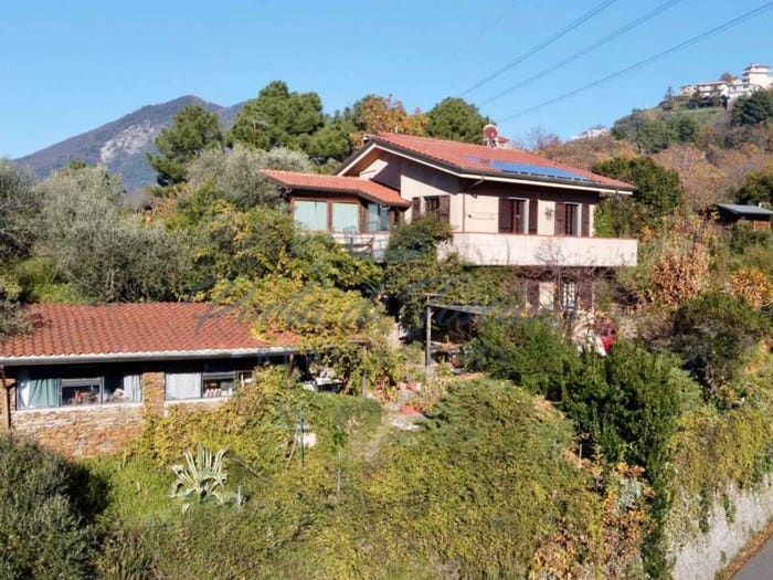 Casa con 6 locali in vendita in Via dei Colli, San Carlo Antona, Massa
