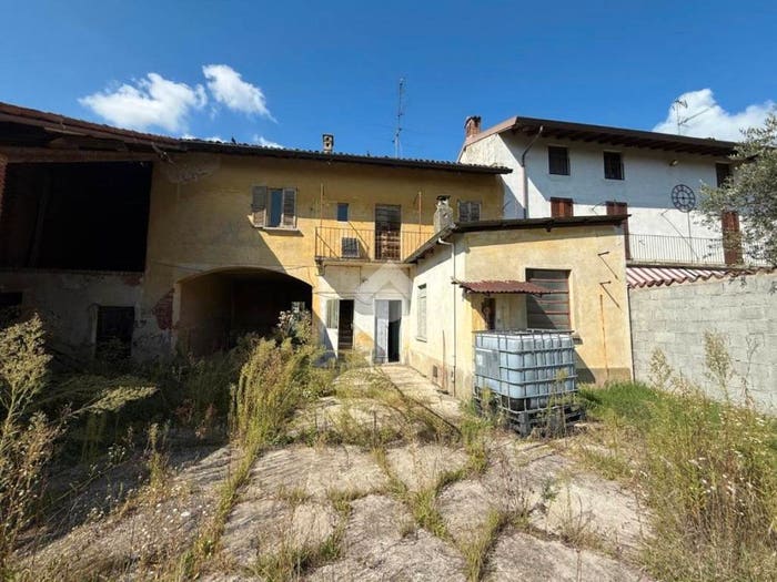 Casa quadrilocale in vendita in Via Montegrappa, Centro, Cassolnovo