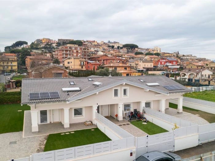 Casa trilocale in vendita in Via Valle della Chiesa, Centro, Colonna