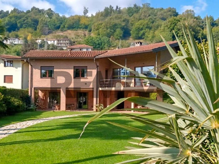Casa con 6 locali in vendita in Via Sempione, Centro, Meina