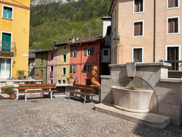 Casa quadrilocale in vendita in Via Regina Margherita, Valdastico