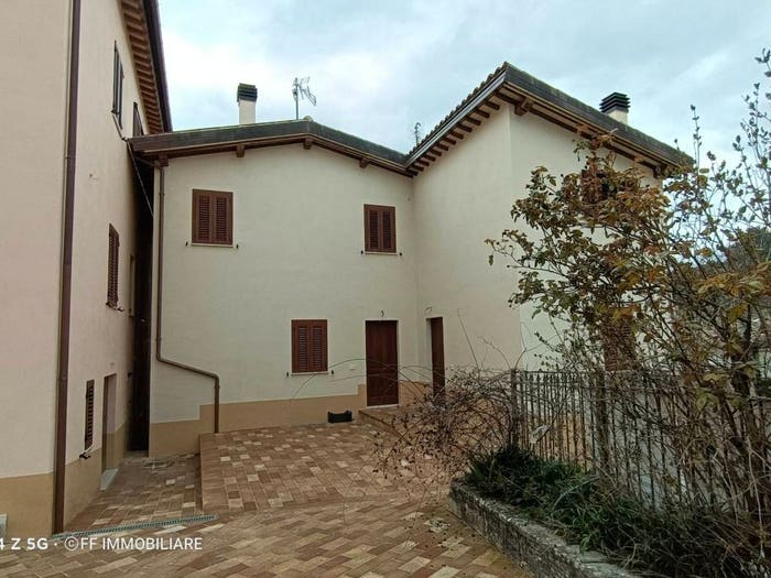 Appartamento quadrilocale in vendita in Via Fratelli Pasqualoni, Nemi, Valfornace
