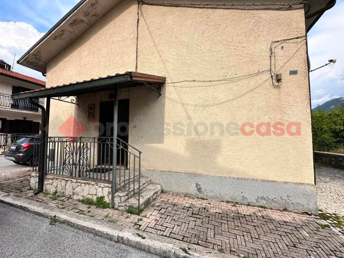 Casa con 5 locali in vendita in Pescasseroli