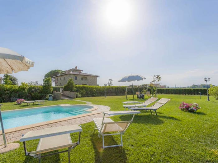 Casa con 6 locali in vendita in Cortona