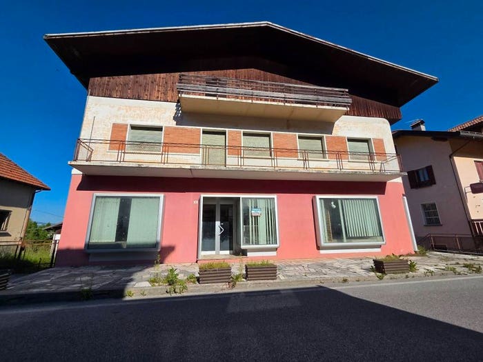 Casa con 6 locali in vendita in Viale Guglielmo Marconi, Centro, Tambre