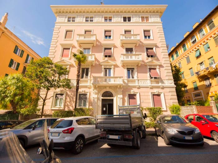 Appartamento trilocale in vendita in Via Rodi, Albaro, Genova