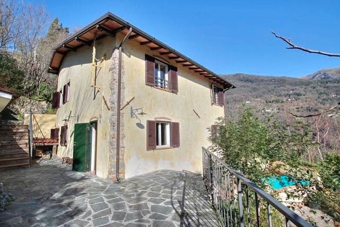 Casa con 6 locali in vendita in Camaiore Paese, Camaiore