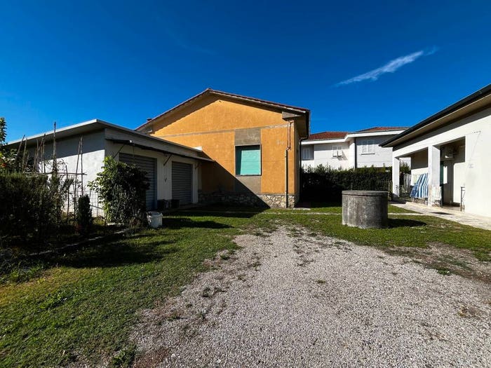 Casa quadrilocale in vendita in Via Arme, Centro, Castelfranco di Sotto