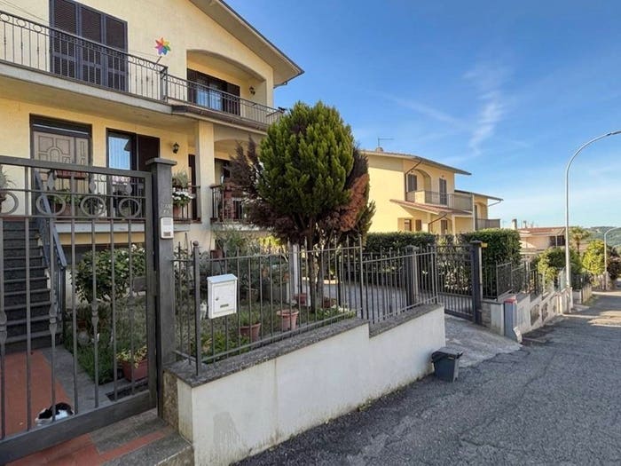 Casa con 6 locali in vendita in Via Asinello, Centro, Montefiascone